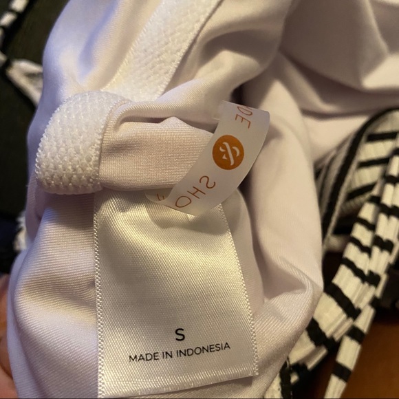 Shade & Shore Women's Ribbed 1Piece Swimsuit - Picture 7 of 8